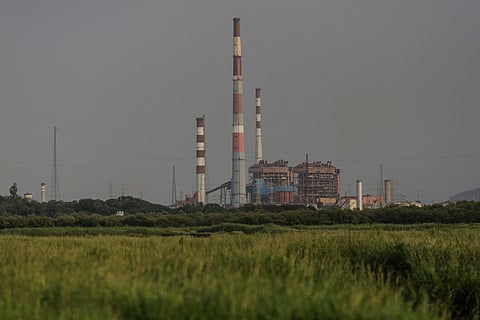 Oil Refineries in Mumbai as India Wants Crude Near $80 for Consumer Comfort