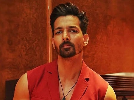 Harshvardhan Rane declines ‘Sanam Teri Kasam 2’ amid India and Pakistan conflict.