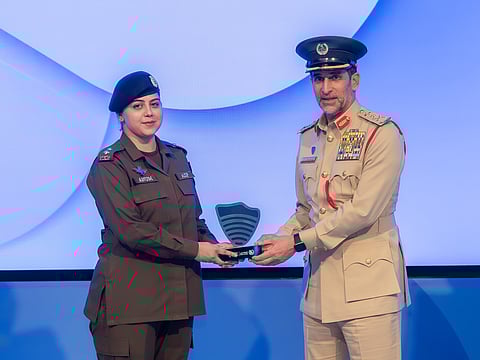 Anum Sher Khan, SDPO Sargodha City Police Station, Pakistan, receiving the ‘Excellence in Criminal Investigation’ award from Dubai Police Chief Lt. General Abdullah Khalifa Al Marri.