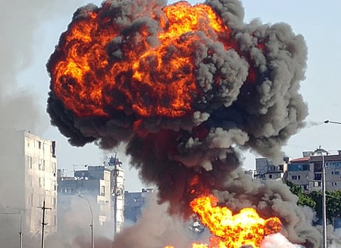 The building, being fully air-conditioned, posed a significant challenge to the fire and rescue personnel attempting to break through and assess the fire’s spread.