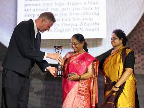 Banu Mushtaq and Deepa Bhasthi receive the 2025 International Booker Prize for Heart Lamp.