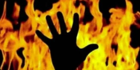 Miscreants set lottery seller on fire in West Bengal