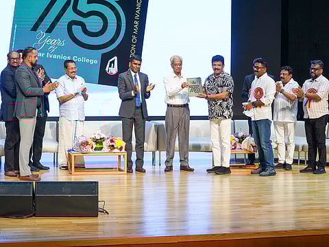 A highlight of the event was the release of the commemorative souvenir ‘Platinum Chronicles’, presented by Jagadish to K. Jayakumar.