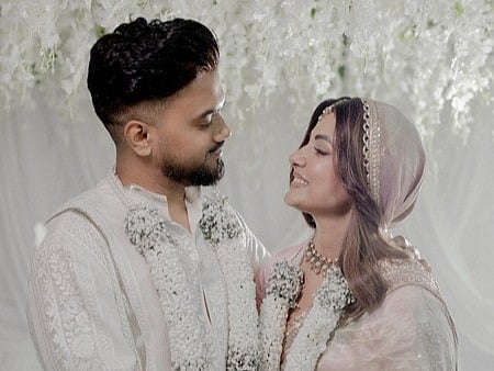 Hina Khan ties nuptial knot with long-time partner Rocky Jaiswal