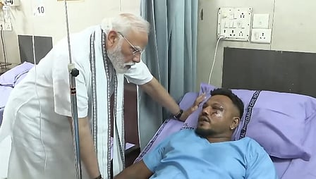 Indian Prime Minister Narendra Modi paid a visit to Ramesh on Friday at the hospital where he is being treated for burns and other injuries.