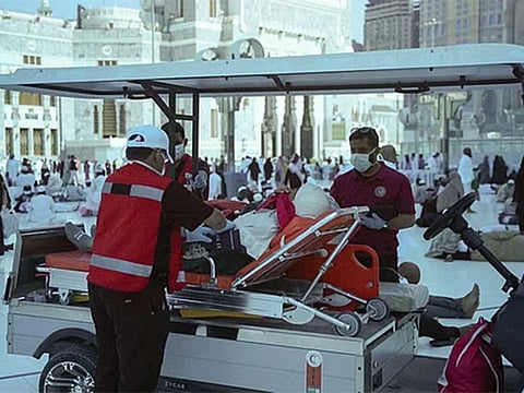 The Saudi Red Crescent Authority in Mecca confirmed that one of its ambulance teams successfully performed the field delivery on-site.