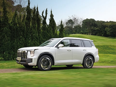 The GAC GS8 offers features that often appear only in top-tier trims in cars at a higher price range.