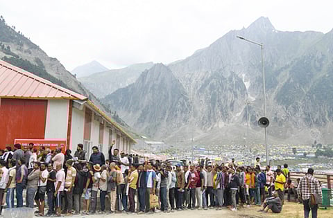 Locals receive first batch of Amarnath Yatra pilgrims with warmth in Kashmir