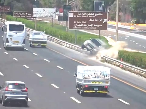 Police have urged drivers to regularly inspect their tires to ensure they are in good condition and free from damage or cracks — especially during the summer, when high temperatures increase the risk of blowouts.