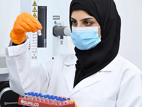 First Lieutenant Noura Abduljaleel Hajouni, a forensic chemistry expert from the Department of Evidence and Laboratories, presented a virtual research paper on the growing misuse of tropicamide.