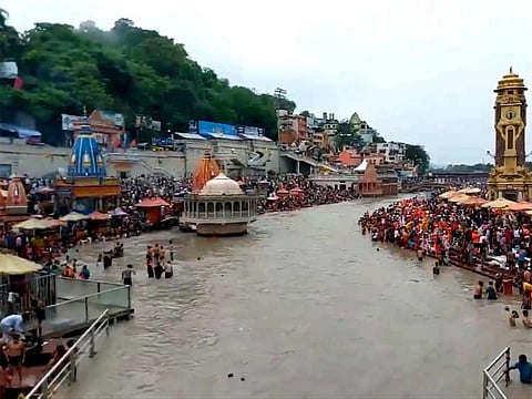 Temples, ashrams, and holy sites witness massive footfall across India as citizens pay tribute to their spiritual and academic mentors.