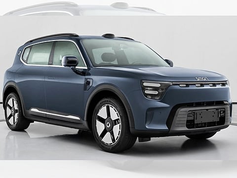 With its long range and zippy recharge, this Smart #5 EHD hybrid could leave both petrol stations and electric vehicle (EV) skeptics in the dust, thanks to its 800-Volt architecture, 40kW battery from CATL, and 4.4L/100km fuel efficiency.