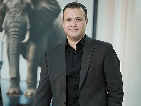 Clint Khan, Director, Y‑Axis