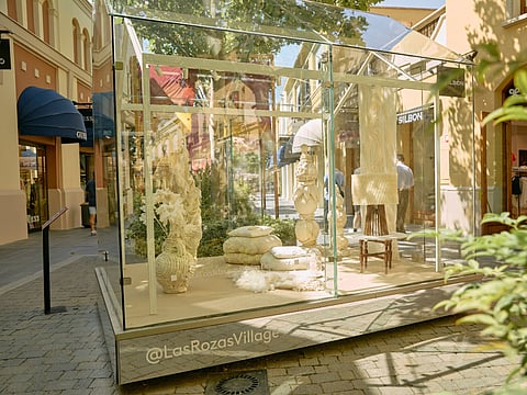 Las Rozas Village celebrates 25 years with textile artistry in Mano a Mano series