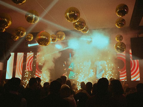 From sky-high lounges to tropical escapes, discover the best Ladies' Night offers across Dubai with unlimited beverages, bar bites, and unforgettable midweek fun.