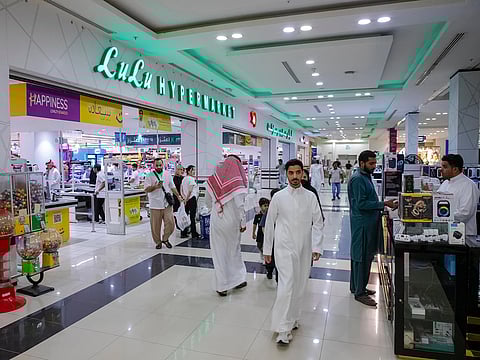 Lulu Retail kept opening new hypermarkets and is making more from ecommerce sales and private label business. Can its share price push higher?