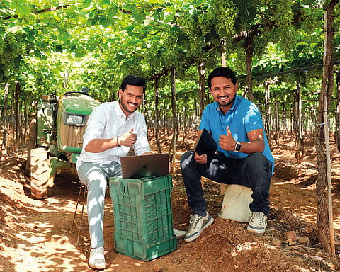 Akash and Santosh Jadhav started Indian Farmer to help farmers approach agriculture with the right knowledge,
tools and technologies