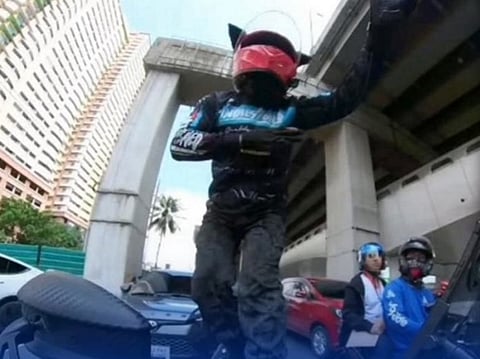 Philippines: LTO suspends licence of rider in viral motorcycle ‘dance show’