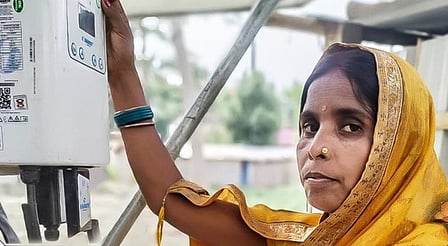 Devki ji, who lives in Ratanpura village of Muzaffarpur, is now lovingly called 'Solar Didi' by people.