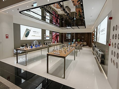 HONOR opens new Experience Store at Al Reem Mall, Abu Dhabi with grand opening celebration on August 29