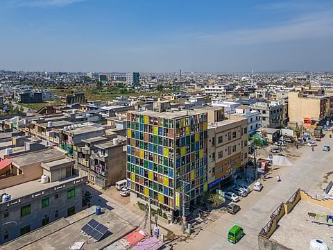 Located on the side of a busy road, the site was chosen for its ease of access using public transportation. The client wanted to ensure that all students coming to the school would be able to come by their own means.