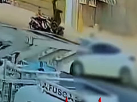 Iraq: Woman runs over policeman, crashes into three cars