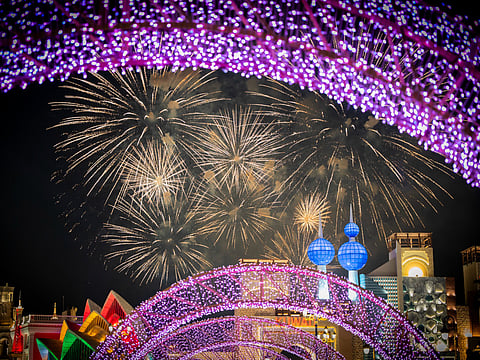 Let the sky shine with fireworks