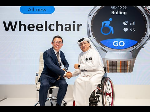 Left: Bruce Li, Country Manager UAE, Huawei CBG, and Majid Rashed, President of the Asian Paralympic Committee, (right).