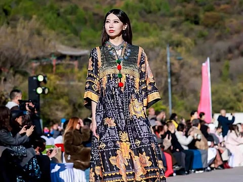 Watch: Maiden Pak-China fashion fusion dazzles at Great Wall