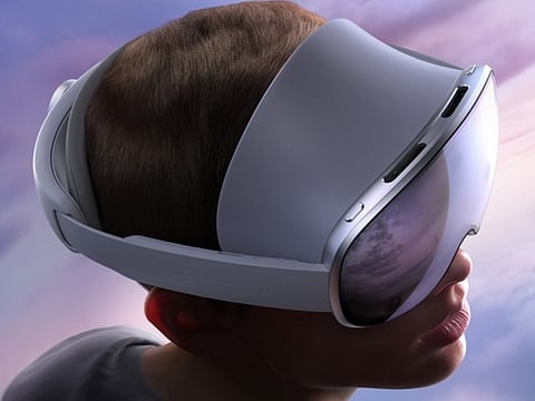 Galaxy XR packs high-end features: reports suggest dual micro-OLED panels totalling around 29 million pixels.