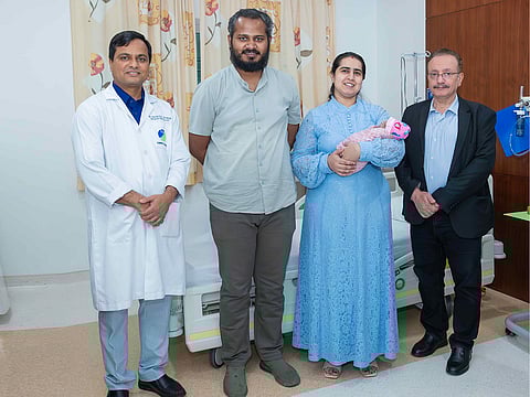 Baby Takshiv with his parents and Dr. Salah Elghote & Dr. Chanchal Kumar.