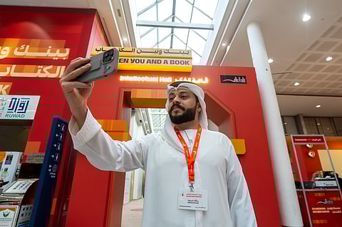 Readers aren’t just flipping pages—they’re capturing memories at SIBF2025