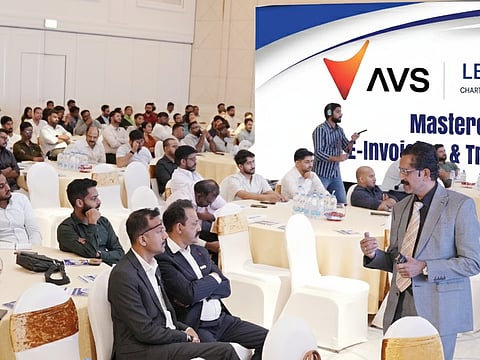 Satheesan Payakkal conducting masterclass on E-Invoicing and Transfer Pricing for gold traders in the UAE