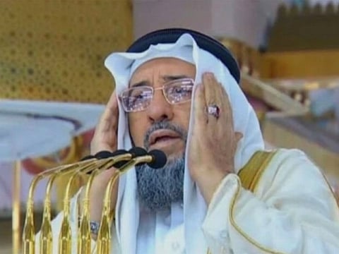 Known for his gentle voice and solemn presence, Sheikh Faisal was regarded as one of the mosque’s most recognisable muezzins.