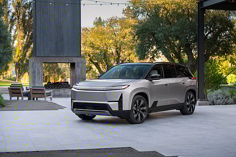 The all-electric, three-row Toyota Highlander 2027 marks a major step in the brand’s push toward full electrification, bringing Toyota’s reliability reputation fully into the electric three-row segment for the US market.