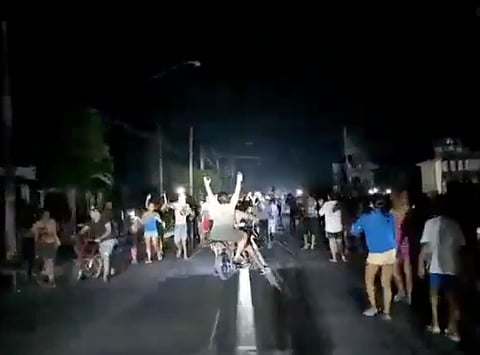 Cubans go out on the streets to several nights of protest power outages, and an oil supply crunch, even as the Cuban leader confirmed historic talks with US to ease the trade embargo.