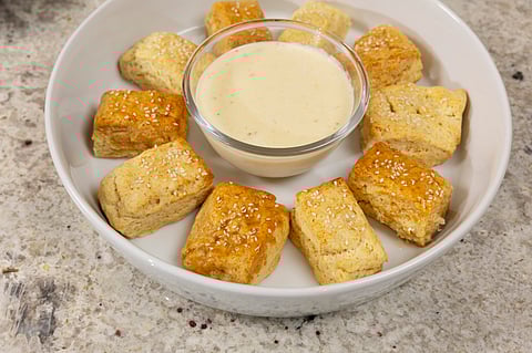 Ramadan Bites & Delights: Honey biscuits with homemade gravy to delight your guests