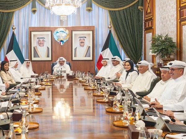 The decision, taken at a meeting chaired by Prime Minister Sheikh Ahmad Abdullah Al Ahmad Al Sabah, instructs the Civil Service Commission to begin implementing the move.