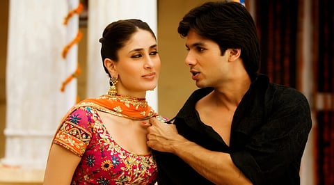 Shahid Kapoor and Kareena Kapoor in Jab We Met.