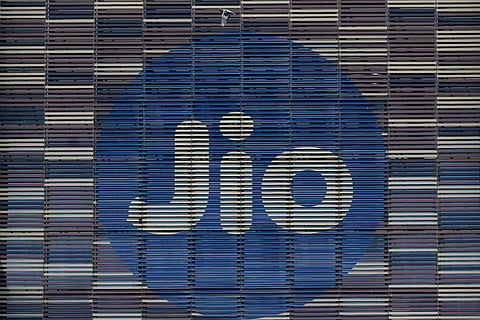 JioPC moves processing to the cloud, giving ageing computers access to more computing power.