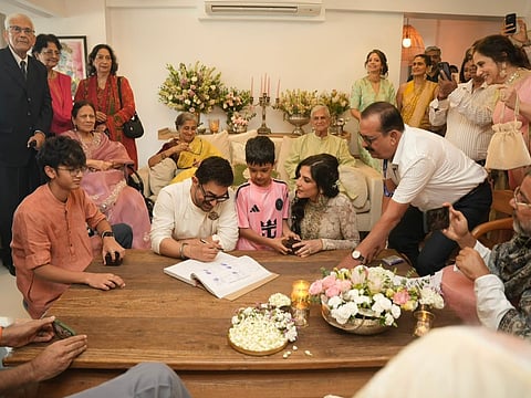 The first picture from Aamir Khan and Gauri Spratt's wedding