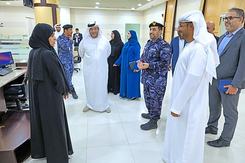 Ajman Police and Dubai RTA exchange expertise on smart licence services