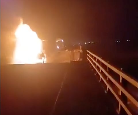 The US has reportedly struck a key Iranian road bridge connecting Bandar Abbas to other cities inland, dropping it into the Shur River. The strike has killed at least 2 people, injured 4, and caused power outages in the area, according to an unverified report.