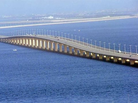 Licensed taxis from Saudi Arabia and Bahrain are officially permitted to transport passengers directly across the King Fahd Causeway.