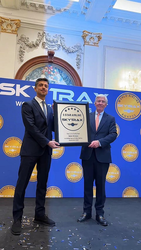 Qatar Airways GCEO (left) receiving the 5-Star Airline Rating at Skytrax World Airline Awards 2026