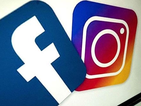 More than 17,000 reports of issues with Facebook and more than 5,000 reports of issues with Instagram were recorded as of 01.11 GMT
