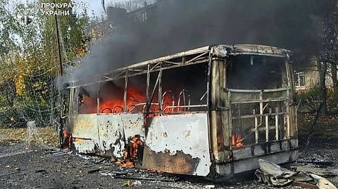 A Russian glide bomb attack on two civilian buses killed least 30 people in the eastern front line city of Kramatorsk, according to rescue officials.