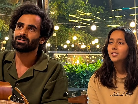 Lahore-based singer Mohsin Lashari and Shanzy Sial performed an acoustic rendition of the Saraiki folk song ‘Chalre Chalre Waal’