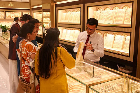 Jewellery sales executives say gold prices during Diwali and in the coming months will depend on movements in the international market