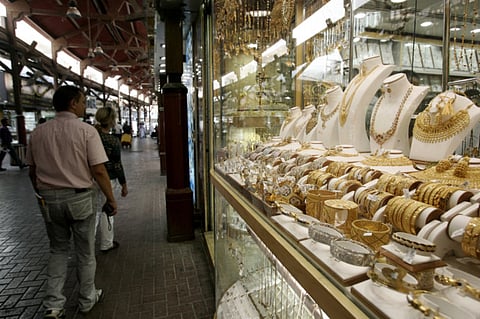 Gold comes off one-month high despite firmer euro